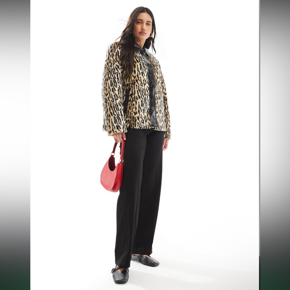 ASOS Leopard Print‎ Teddy Jacket - Picture 2 of 9